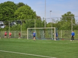 Training van S.K.N.W.K. JO19-1 van donderdag 1 mei 2025 (13/48)